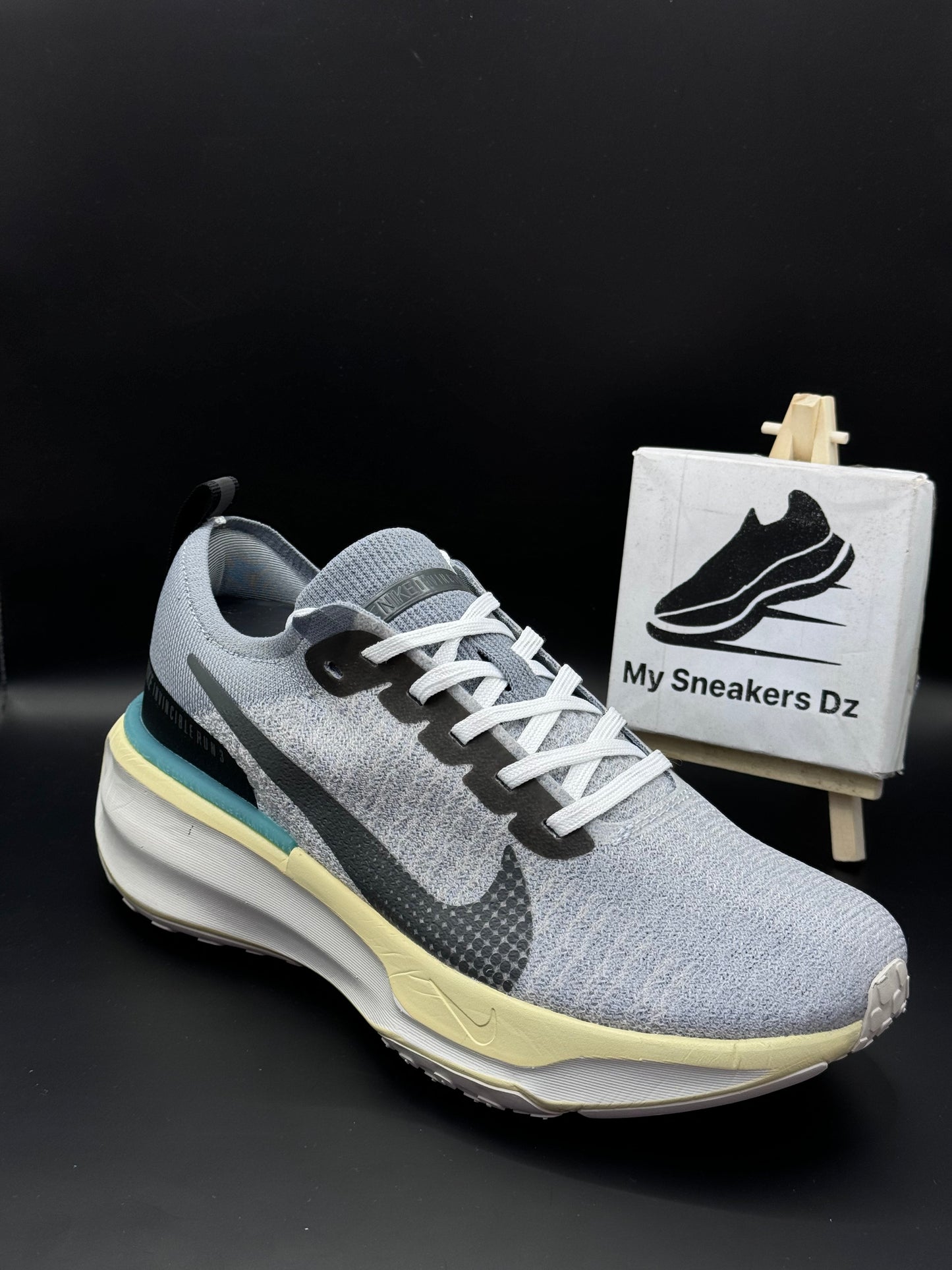 Zoomx invincible run 3 grey special